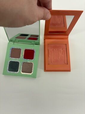 Kourt & Kylie Compact Duo - Mint Green and Bright Orange